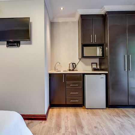 The Nightingale Guesthouse Bloemfontein Extérieur photo