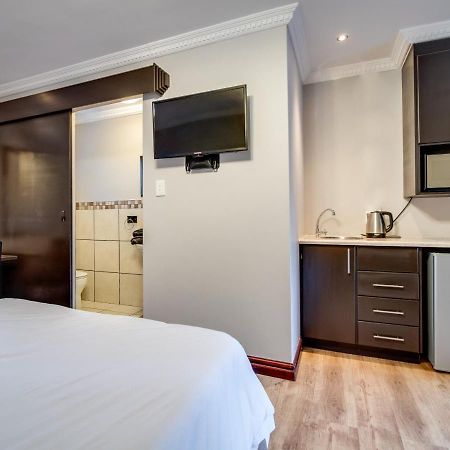 The Nightingale Guesthouse Bloemfontein Extérieur photo