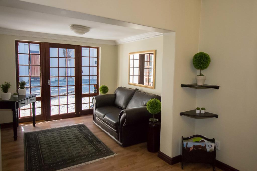 The Nightingale Guesthouse Bloemfontein Extérieur photo