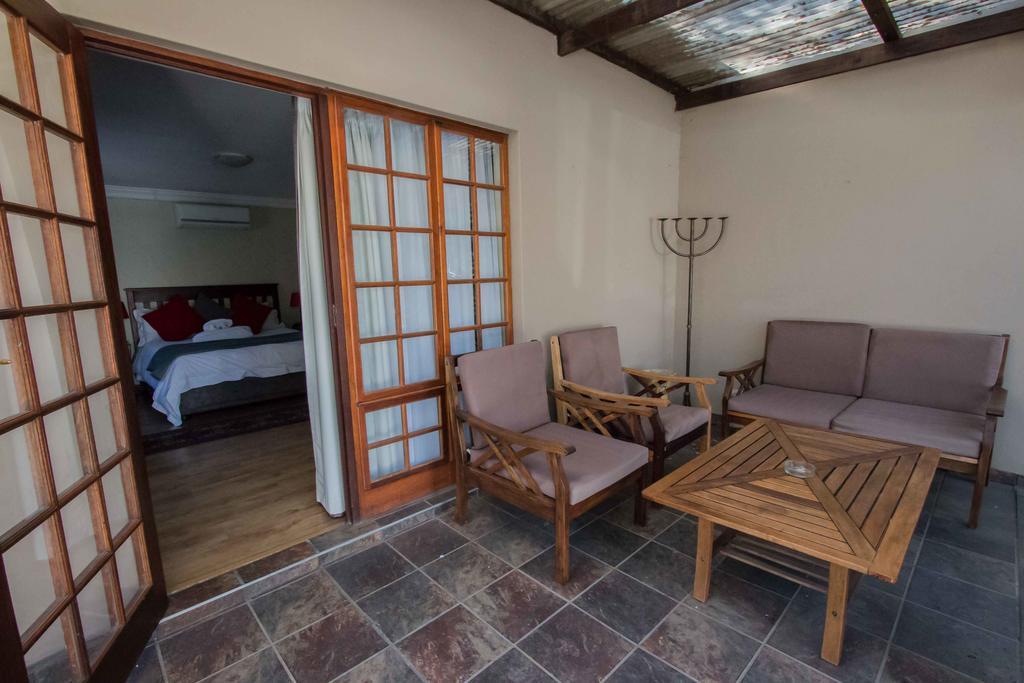 The Nightingale Guesthouse Bloemfontein Extérieur photo