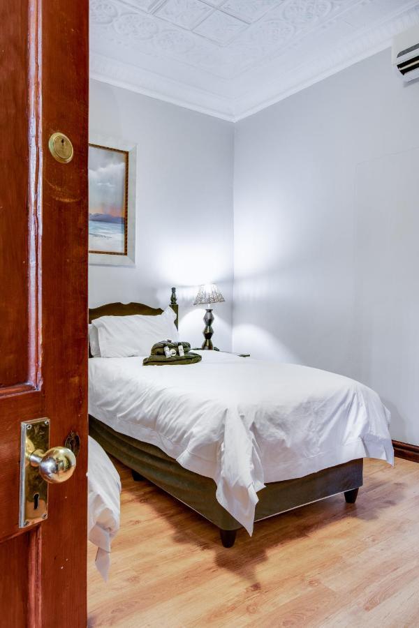 The Nightingale Guesthouse Bloemfontein Extérieur photo