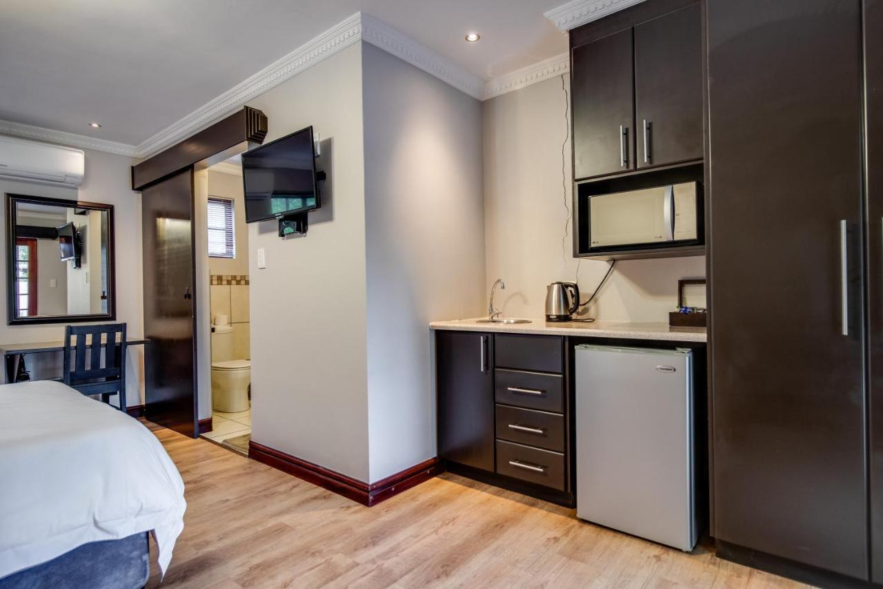 The Nightingale Guesthouse Bloemfontein Extérieur photo