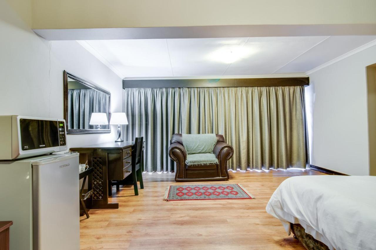 The Nightingale Guesthouse Bloemfontein Extérieur photo