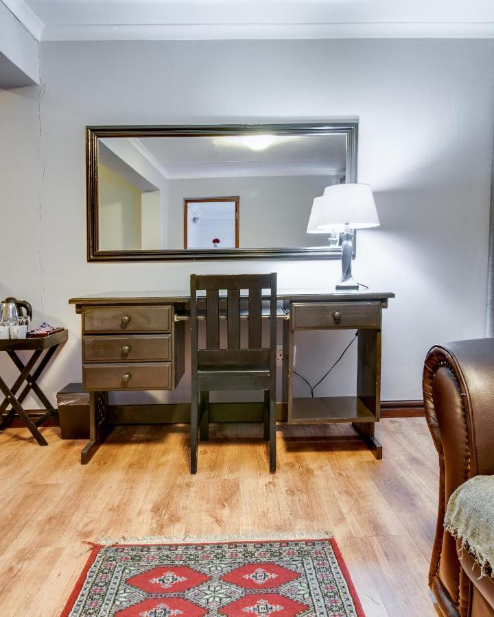 The Nightingale Guesthouse Bloemfontein Extérieur photo