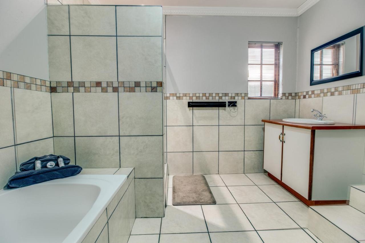 The Nightingale Guesthouse Bloemfontein Extérieur photo